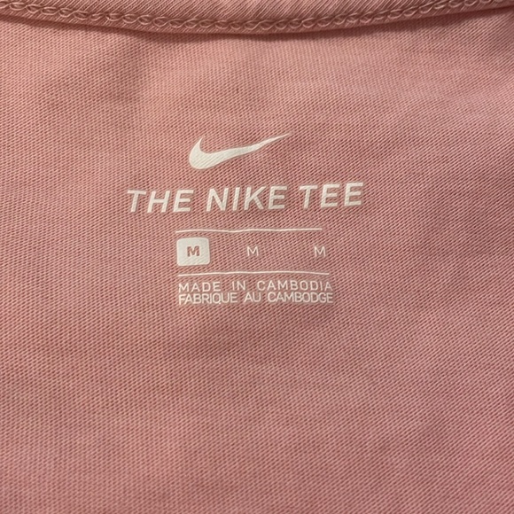 Nike pink crop top - Picture 2 of 2